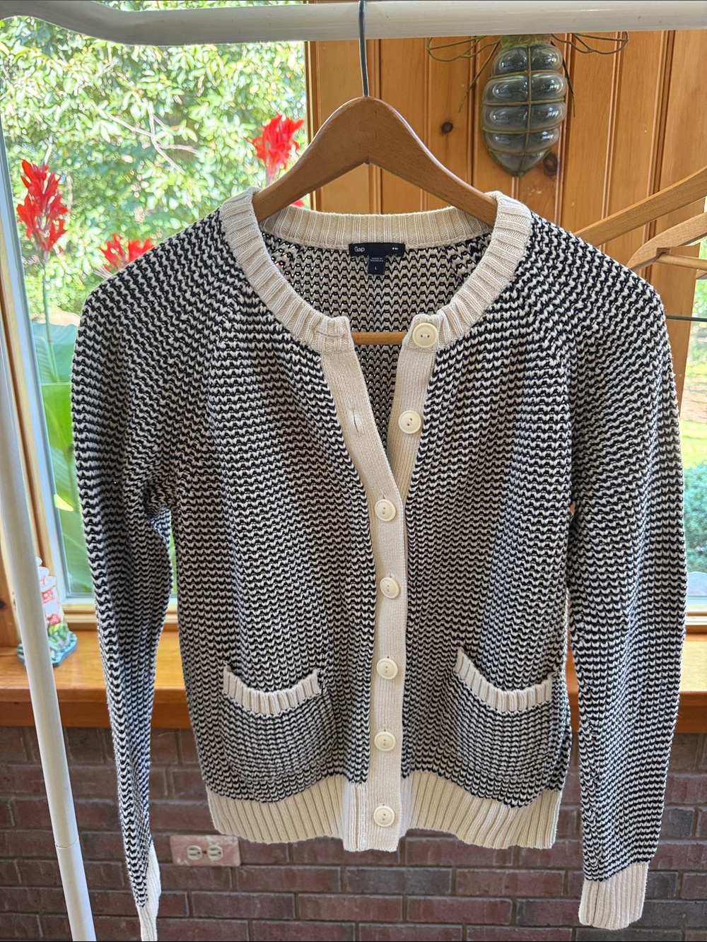 GAP navy blue and white cotton button down cardigan